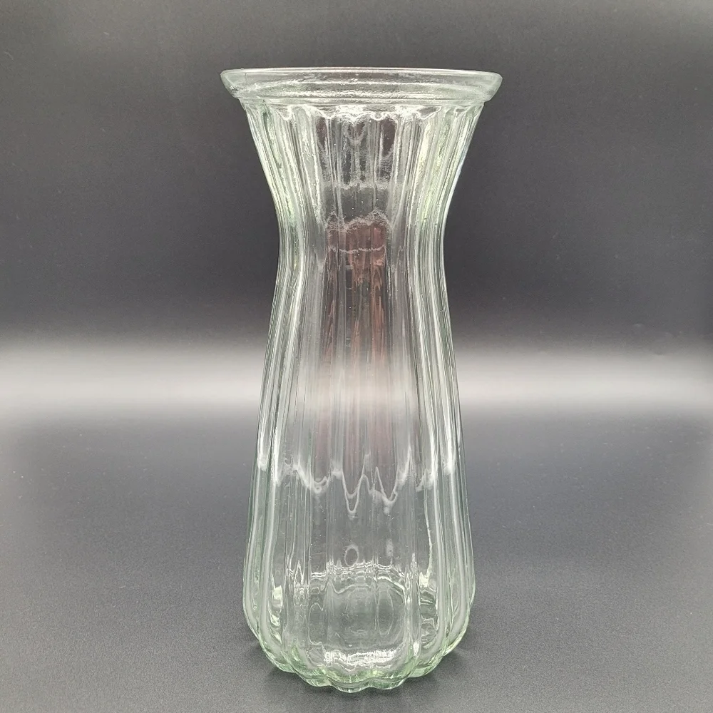 Clear Ribbed Glass Flower Vase